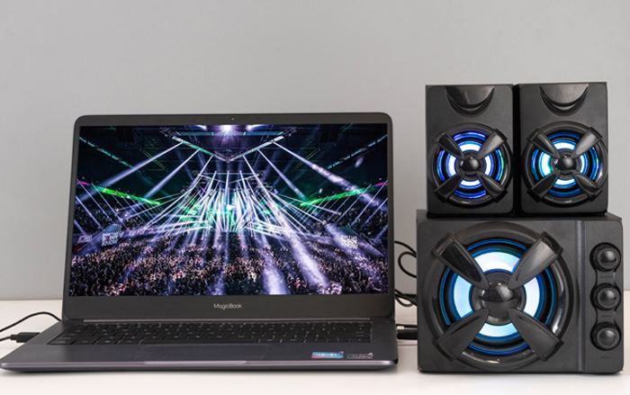 2.1 USB power PC speakers with colorful light